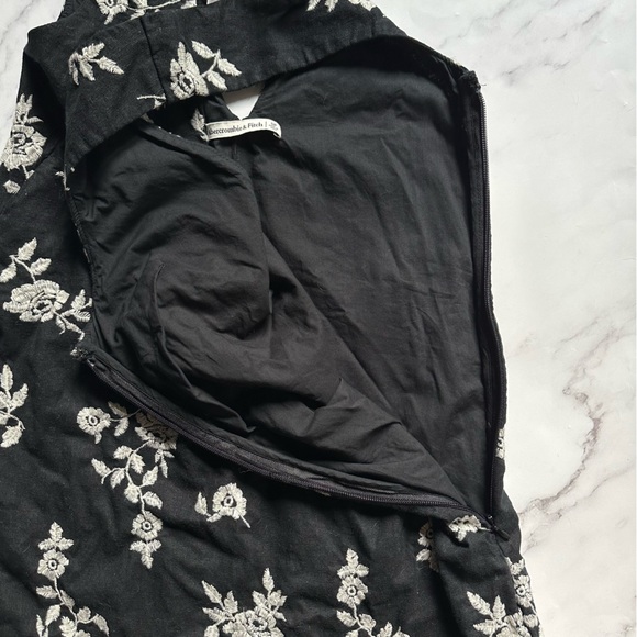 Abercrombie & Fitch US SP Women's Embroidered Linen-Blend Mini Dress - Picture 9 of 15